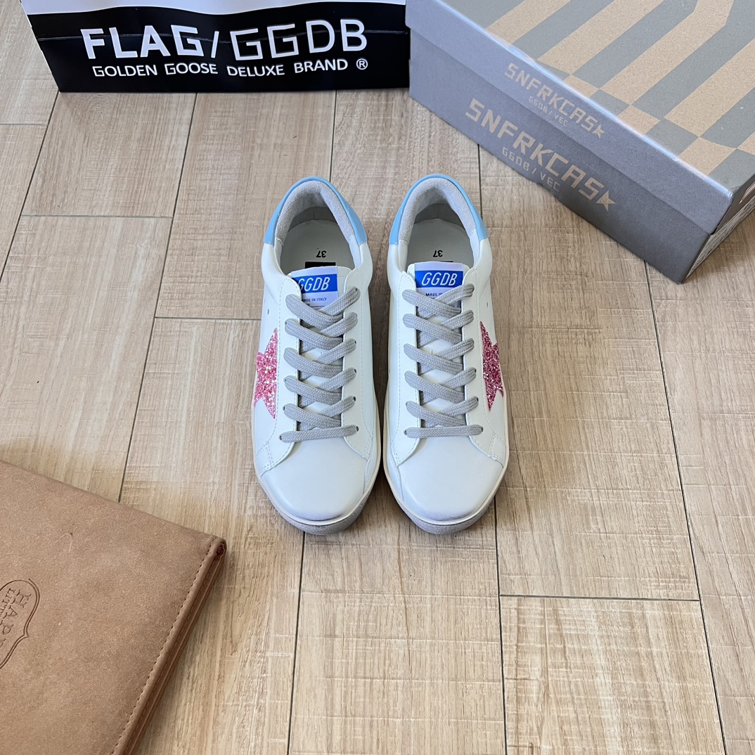 Super-Star Sabot with pink glitter star and suede toe