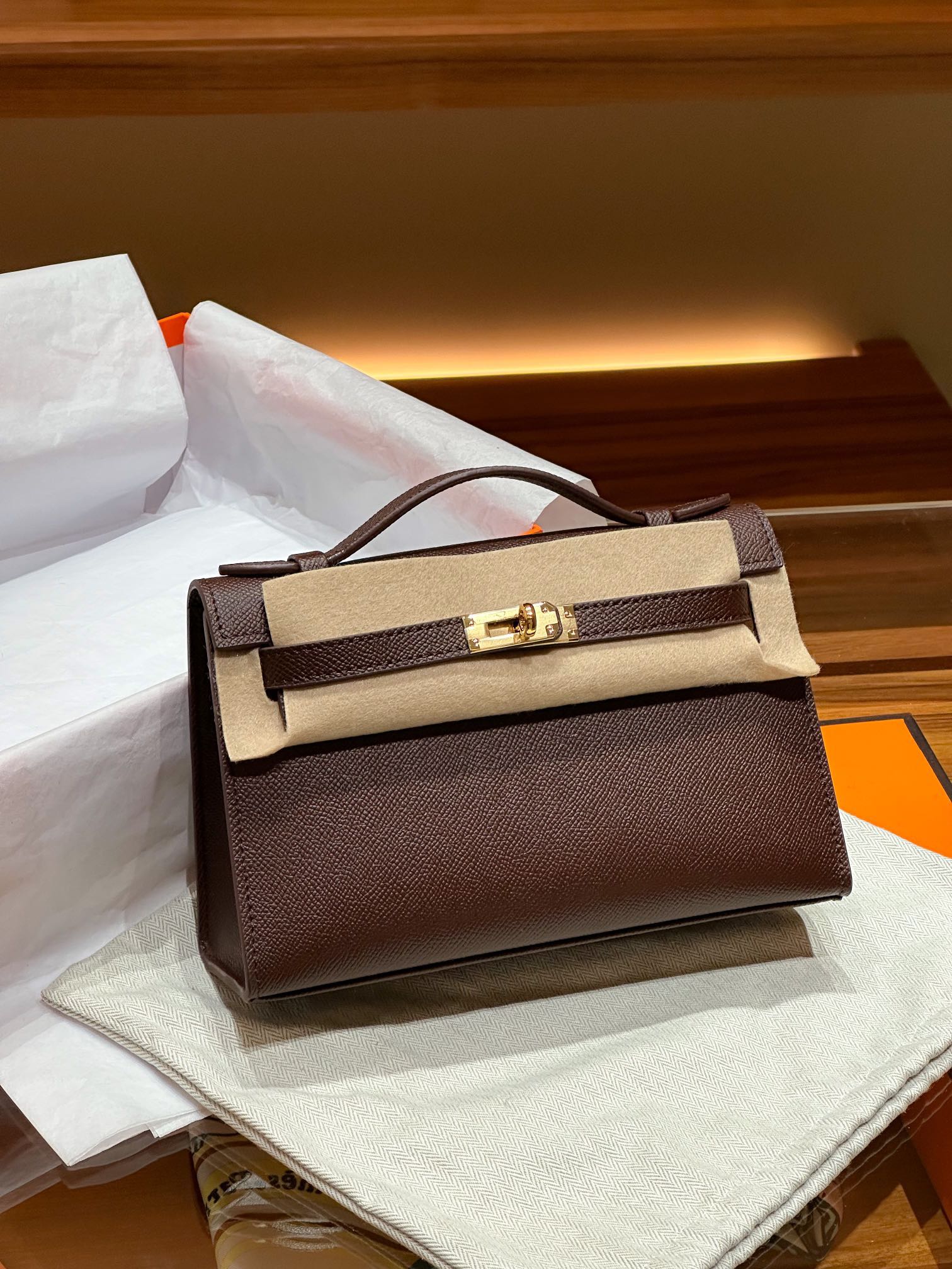 Herthtmes  Epsom Kelly Pochette Clutch