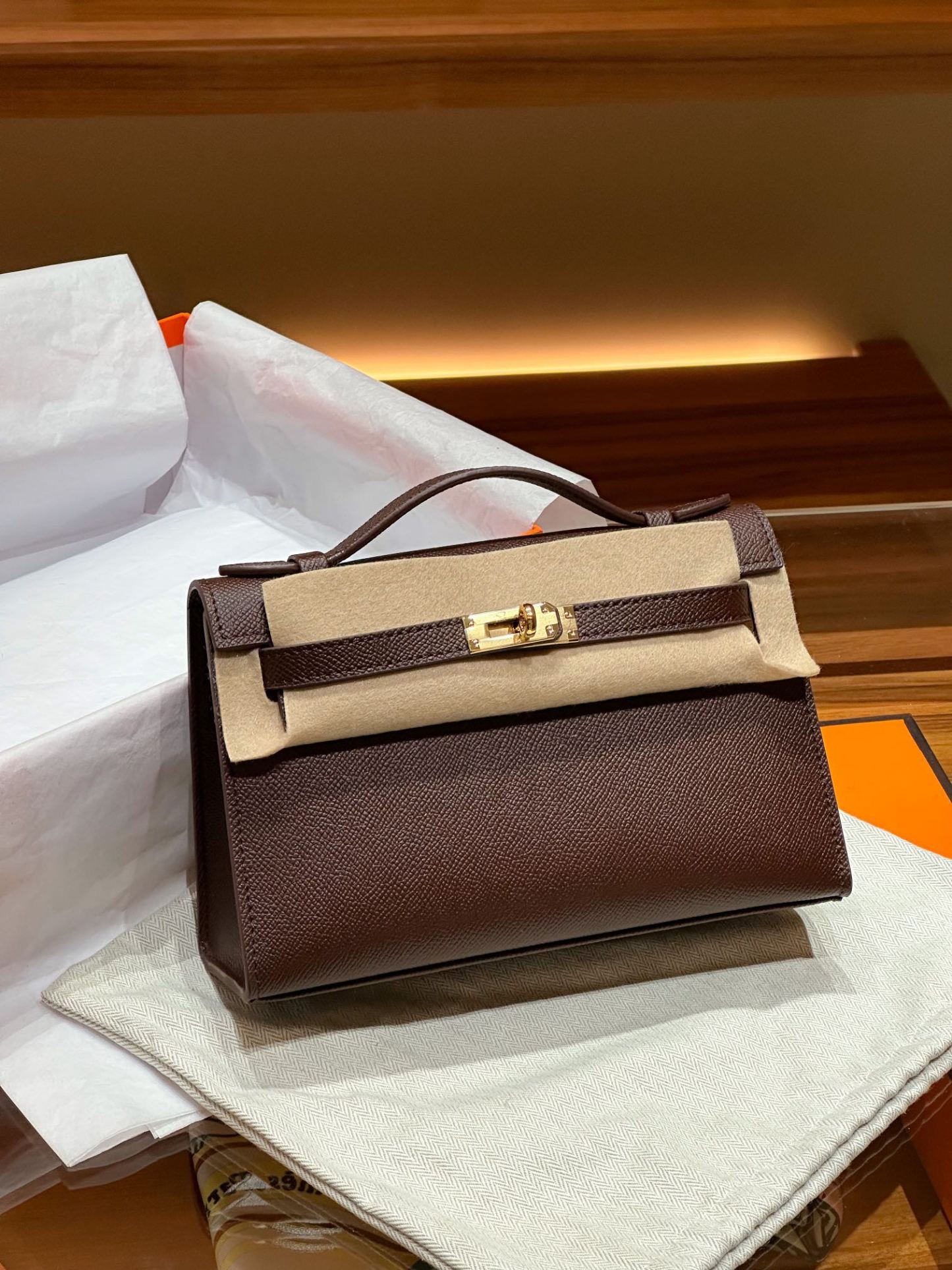 Herthtmes  Epsom Kelly Pochette Clutch