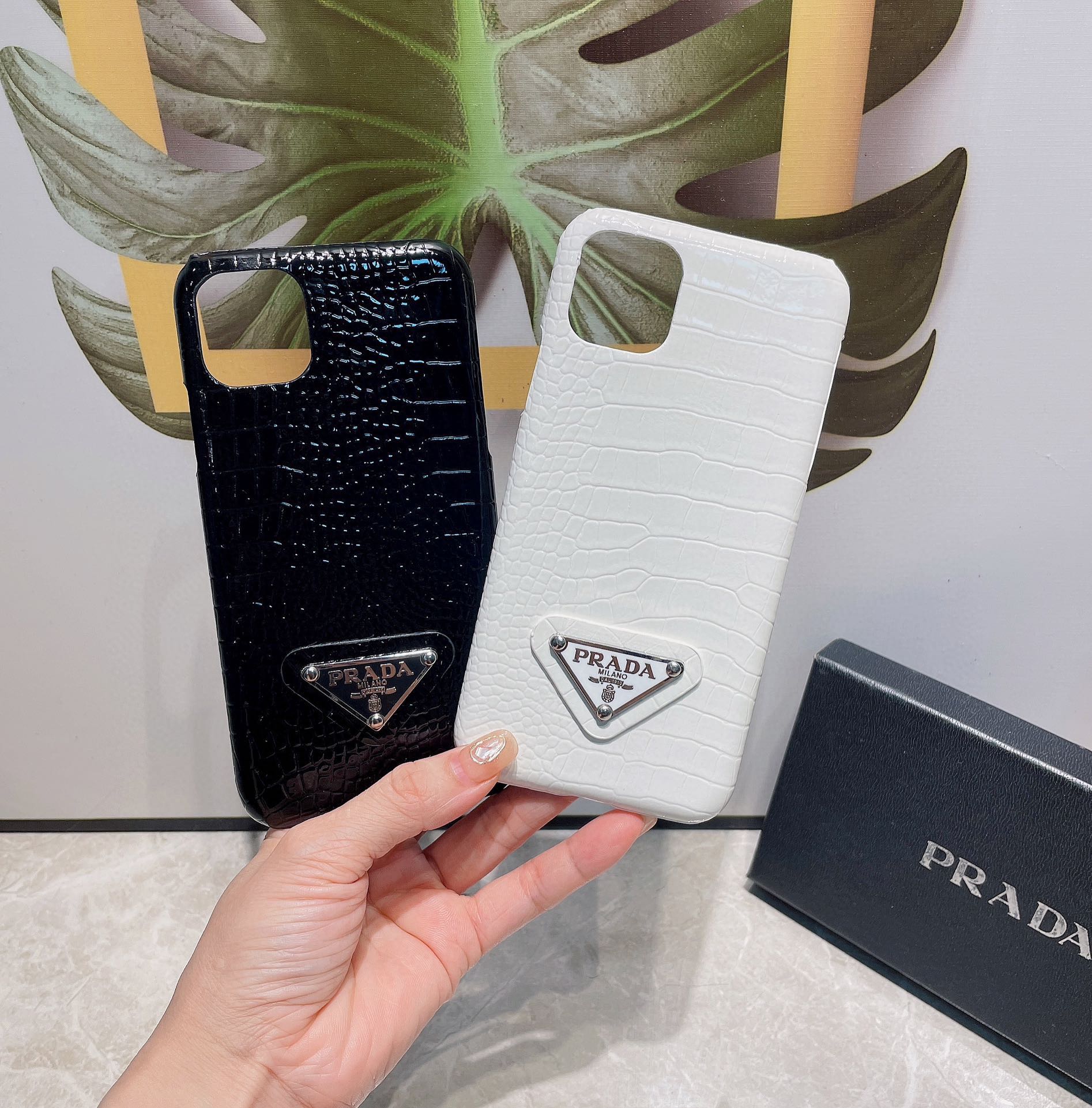 Crocodile print cell phone case