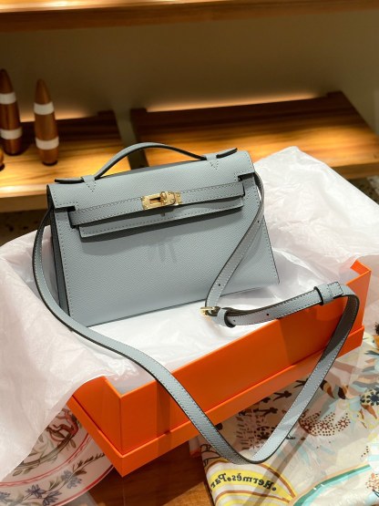 Herthtmes  Epsom Kelly Pochette Clutch