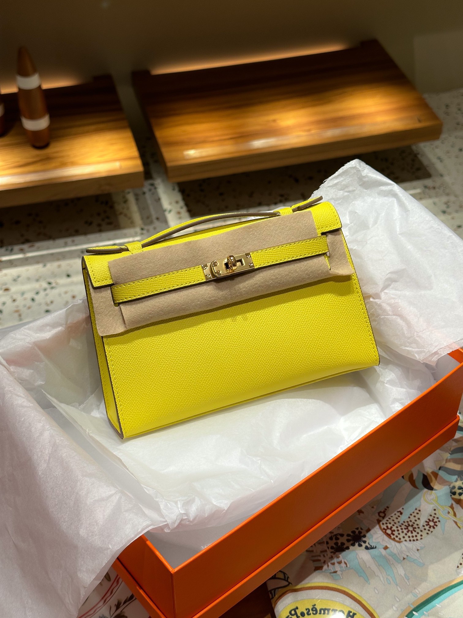 Herthtmes  Epsom Kelly Pochette Clutch