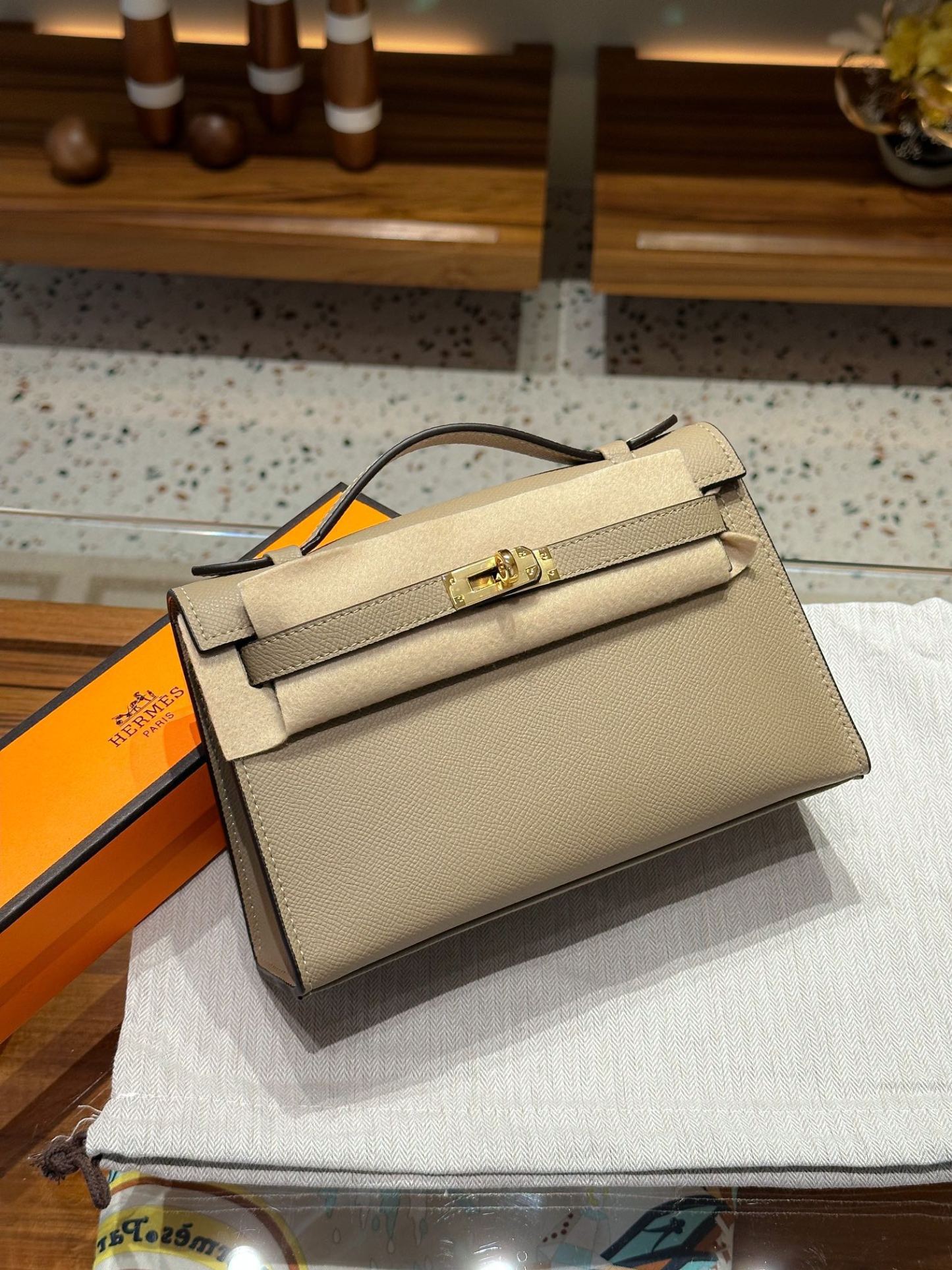 Herthtmes  Epsom Kelly Pochette Clutch