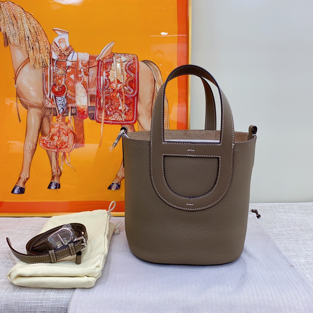 Herthtmes  Taurillon Clemence Swift In-The-Loop 18/22 Bag Etoupe