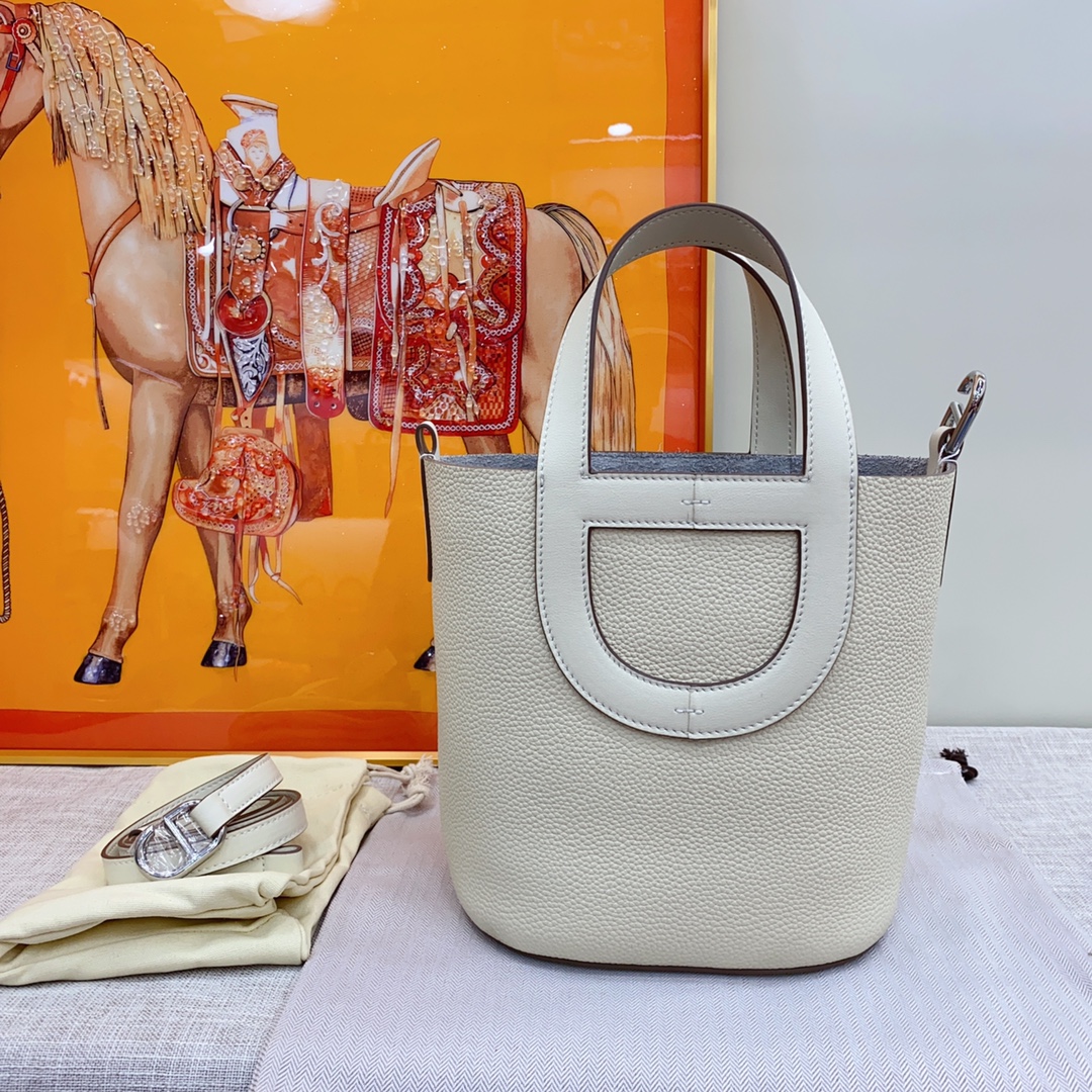 Herthtmes  Taurillon Clemence Swift In-The-Loop 18/22 Bag Etoupe