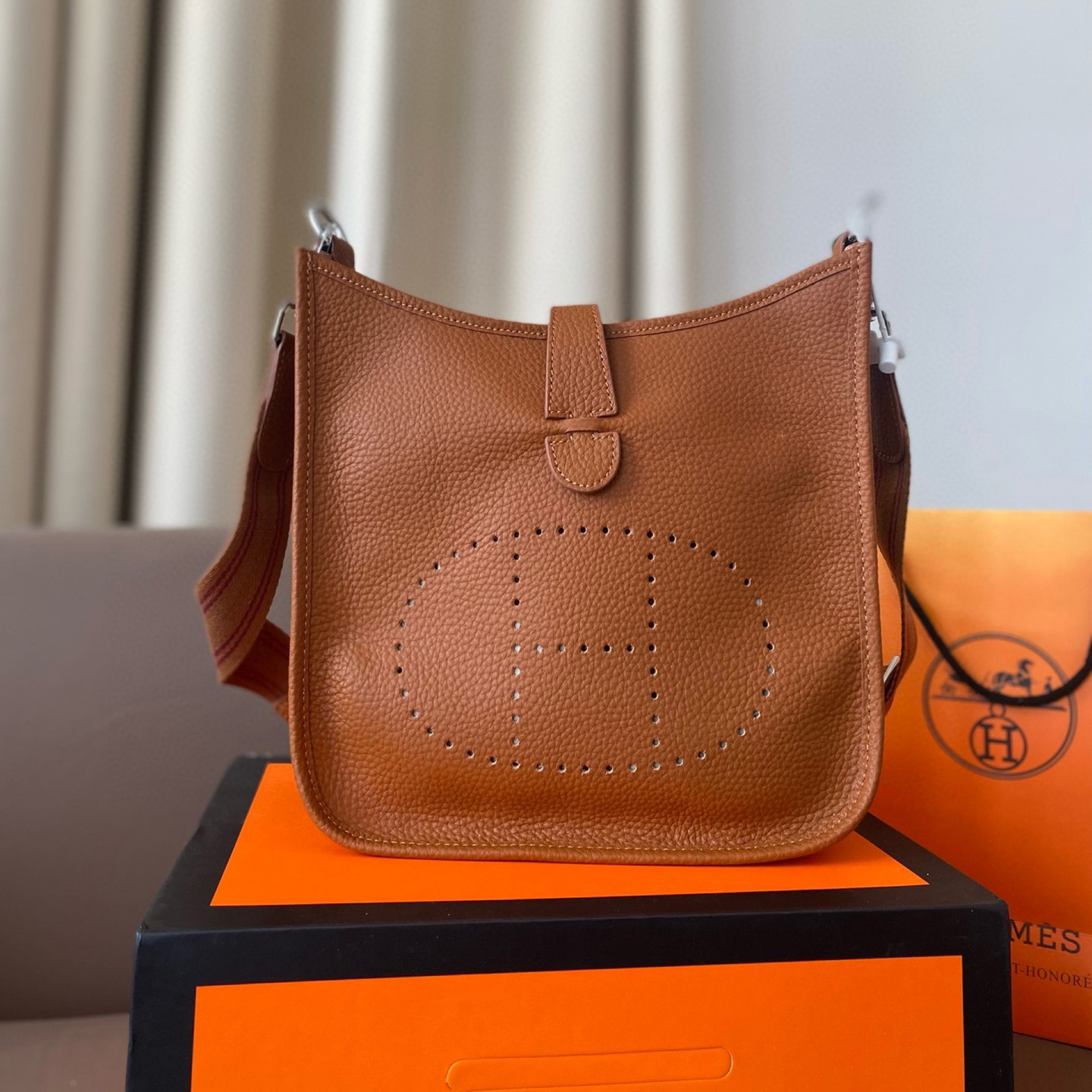 Evelyne   25  bag  z-2