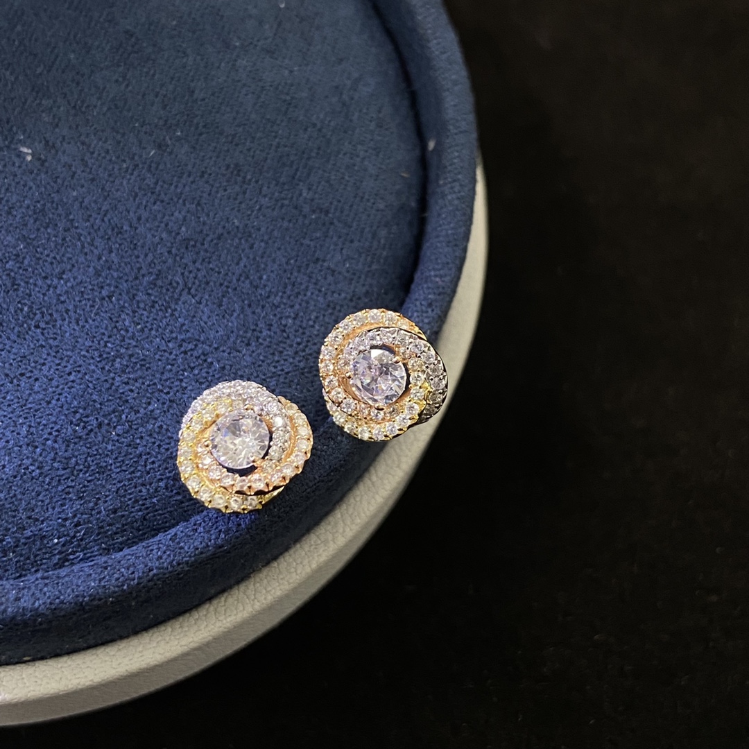 Trinity stud earrings, 2 diamonds
