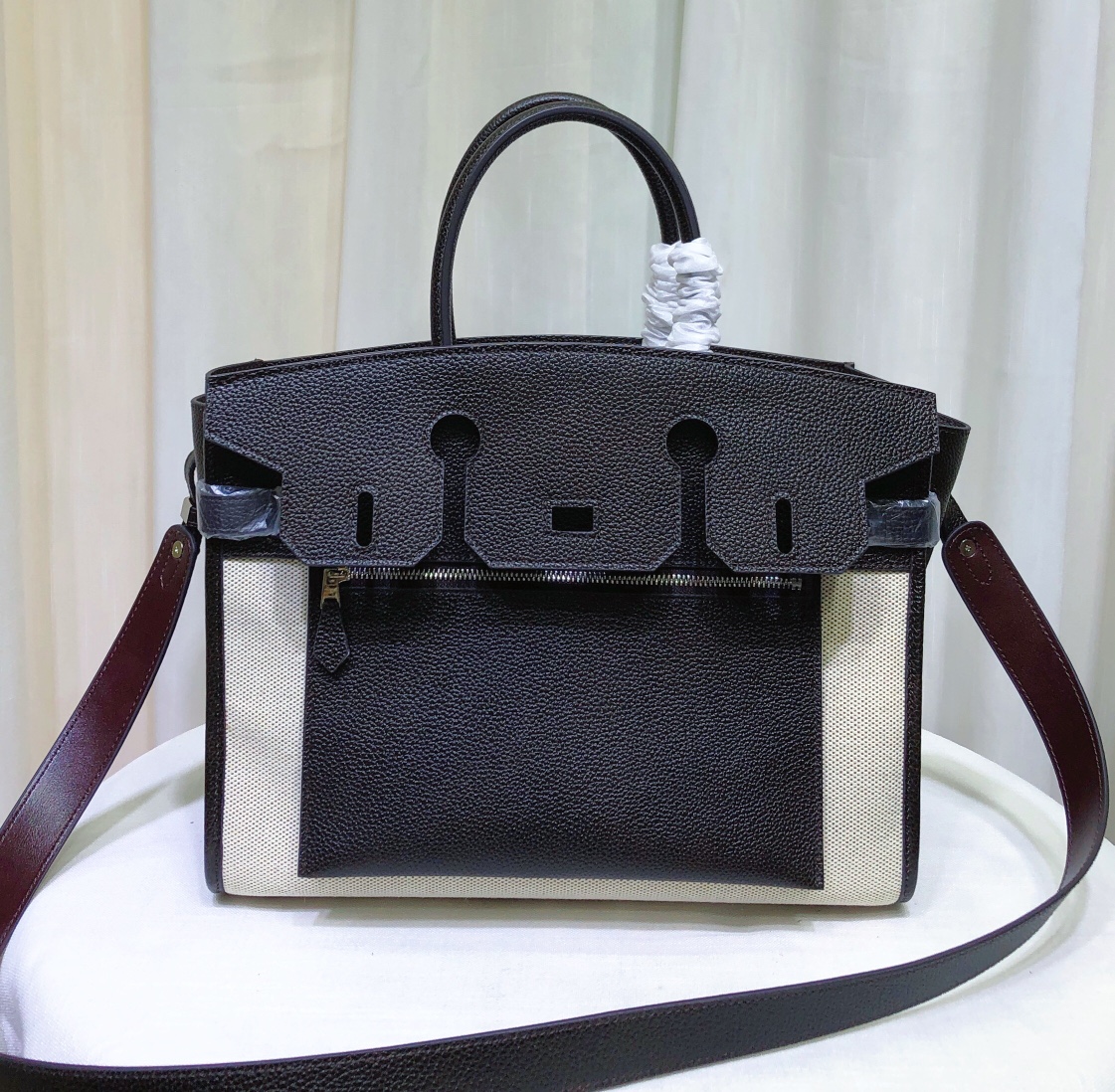 Leather Saddle Bag With Contrast Stitching, Exterior