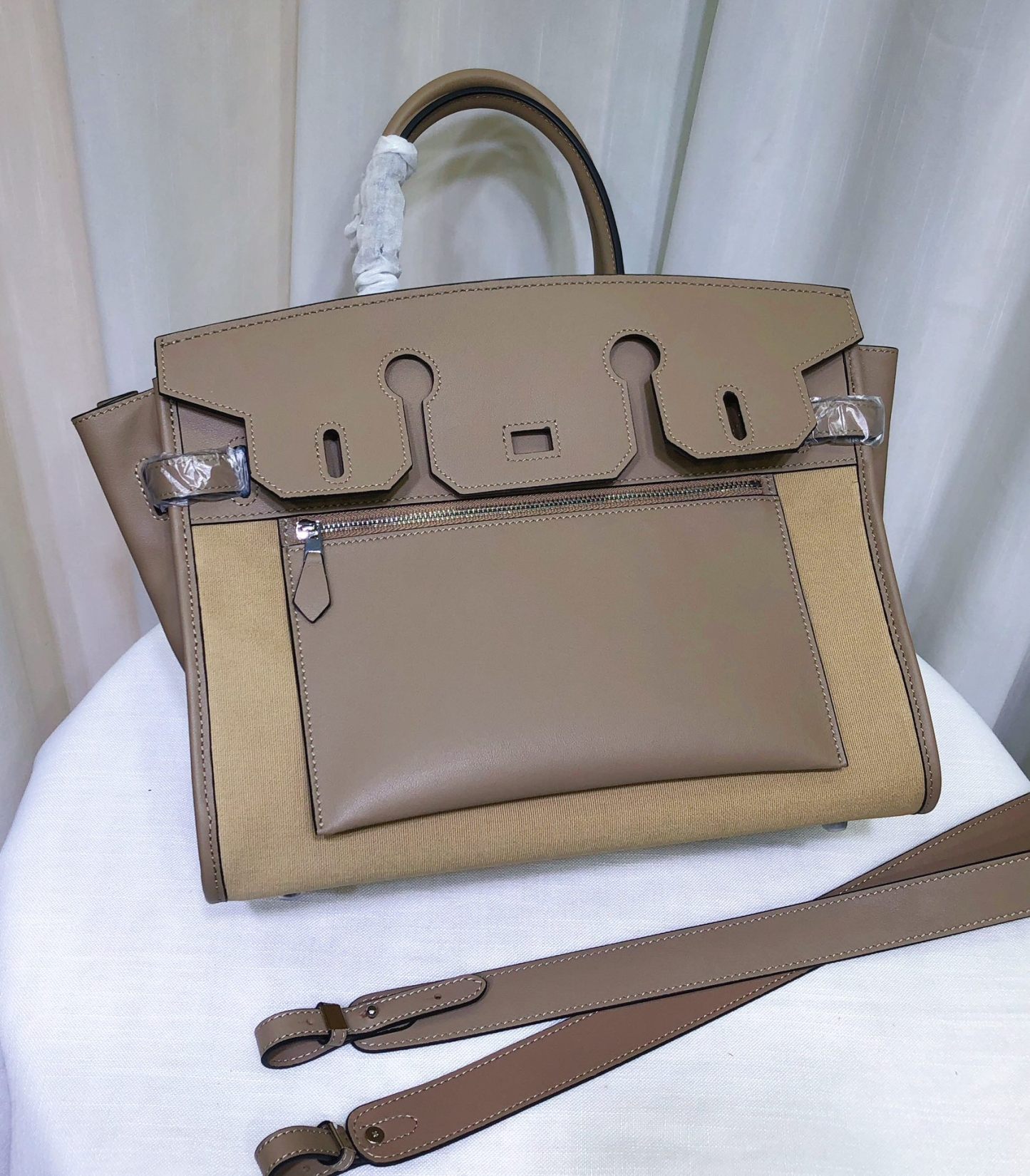 Leather Saddle Bag With Contrast Stitching, Exterior