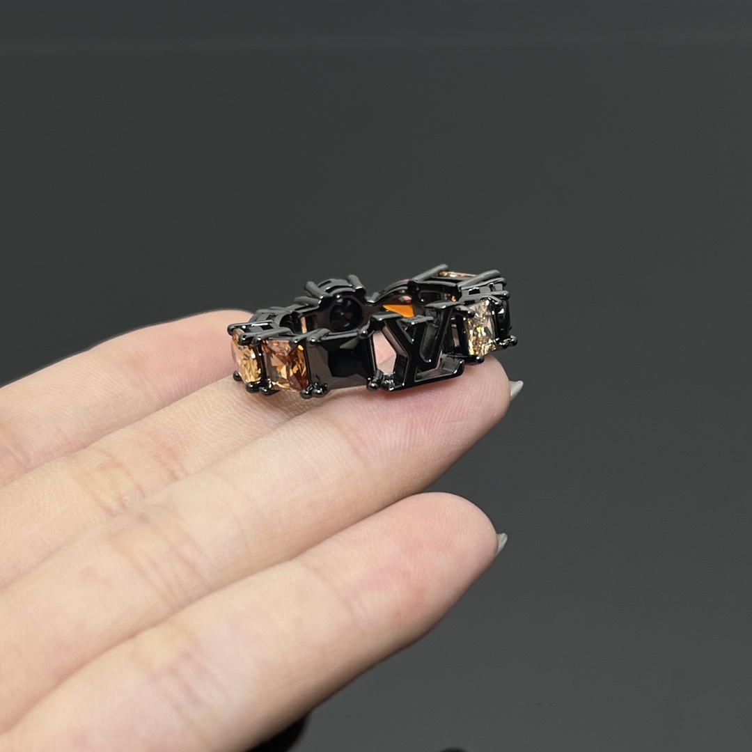 Light Ring  2,500 AED