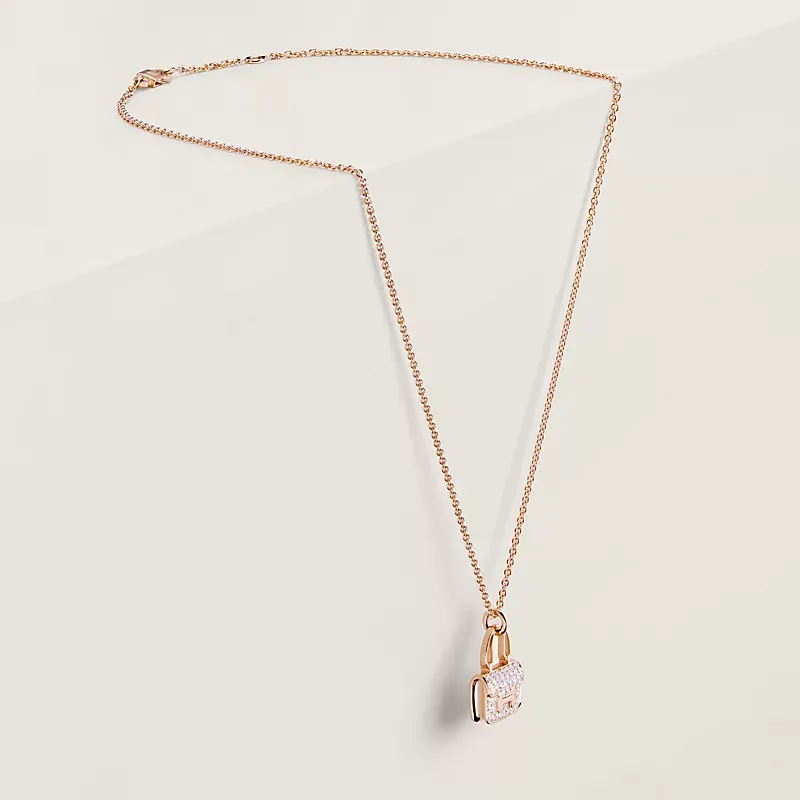 Amulettes Constance pendant