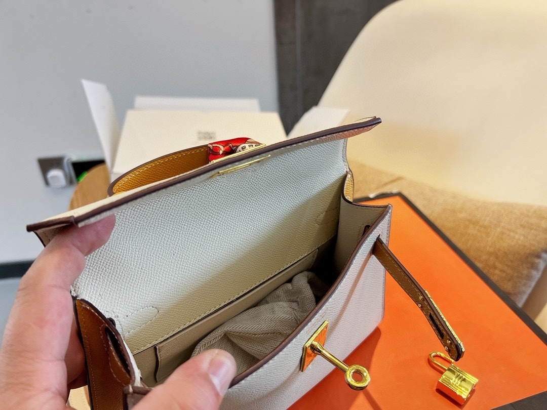 Kelly 20/25 Bag