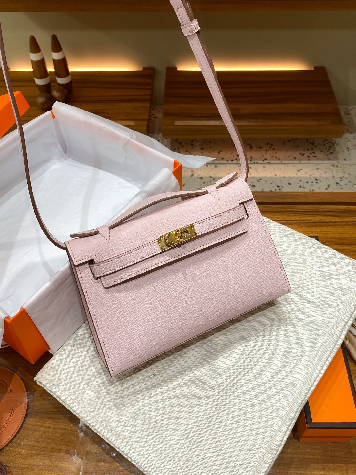 Herthtmes  Epsom Kelly Pochette Clutch
