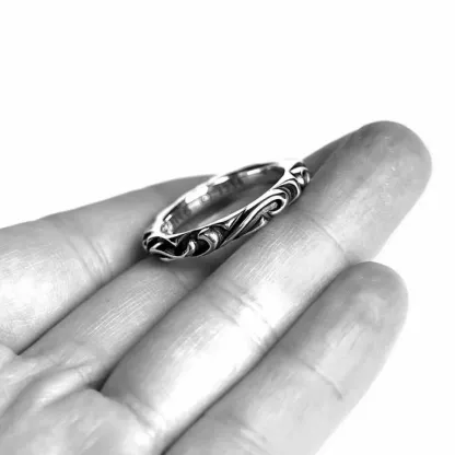 SCROLL BAND RING