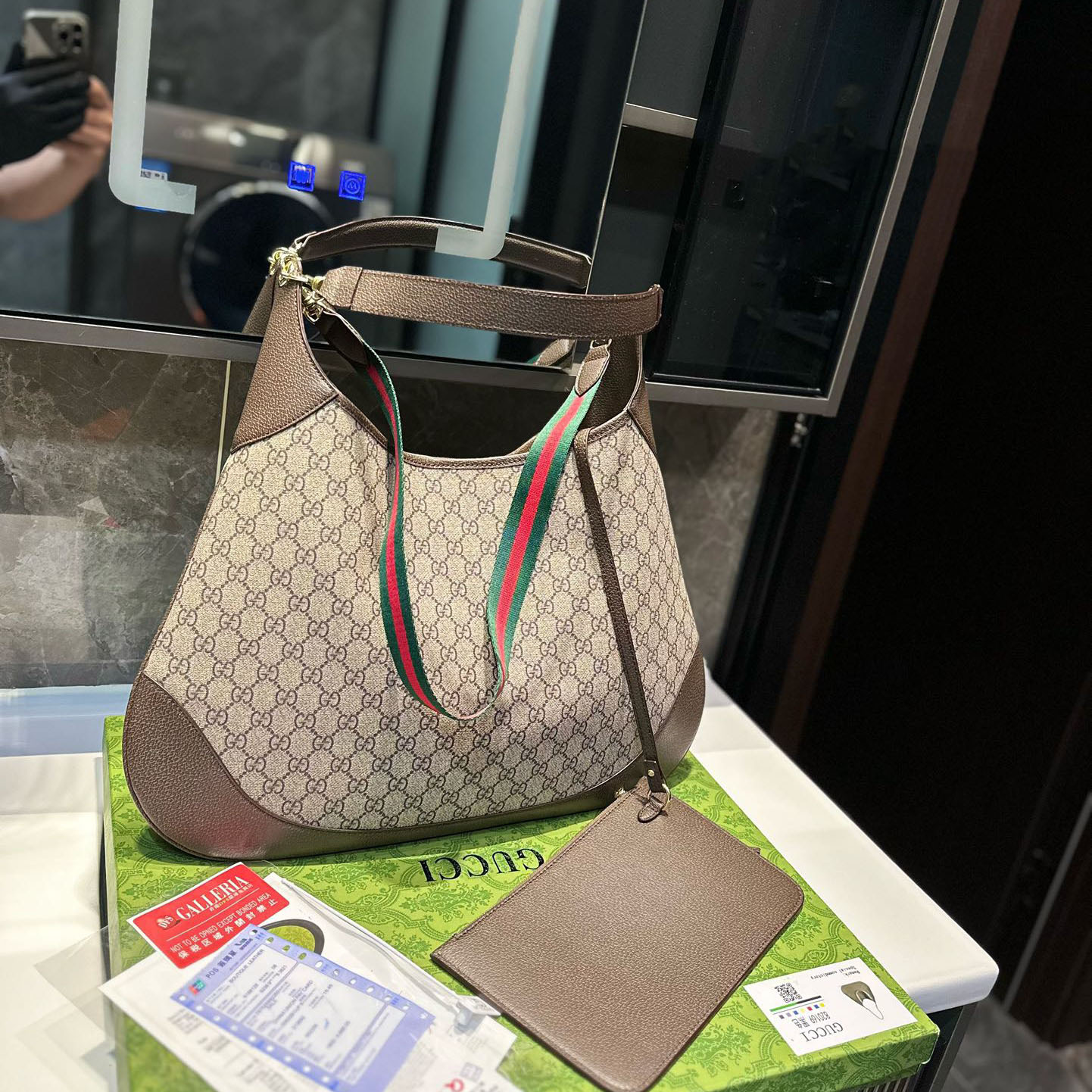medium shoulder bag