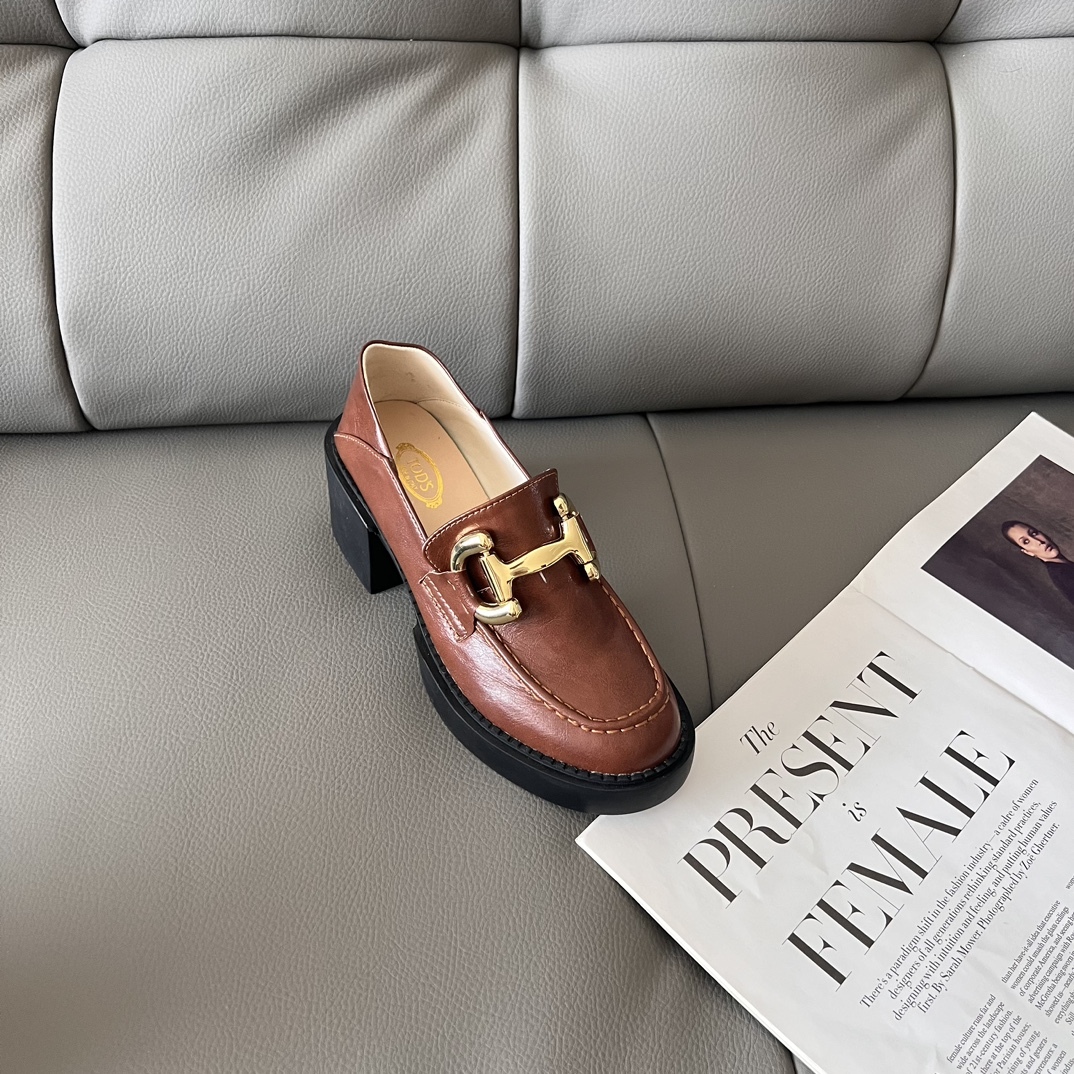 Loafers in Leather