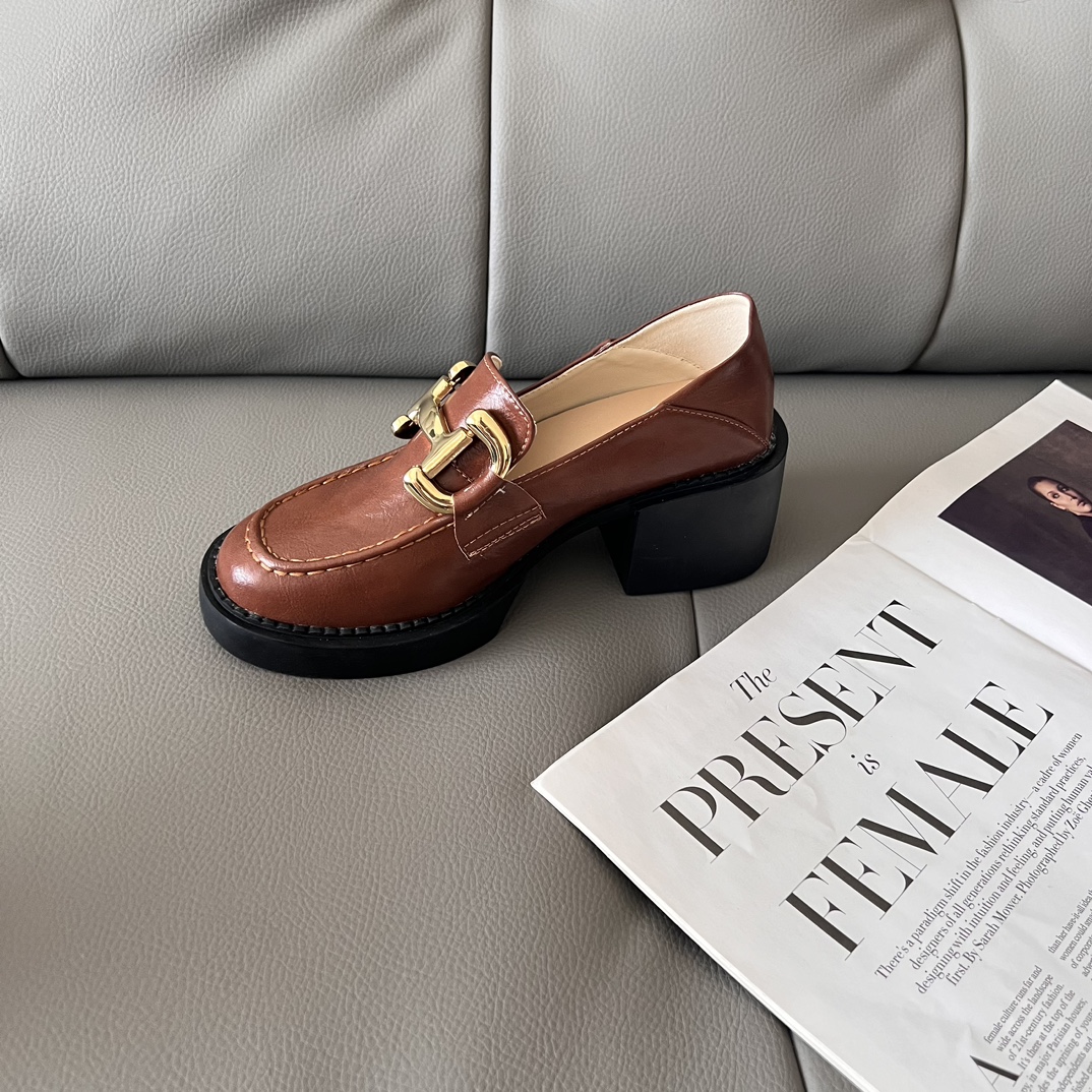 Loafers in Leather