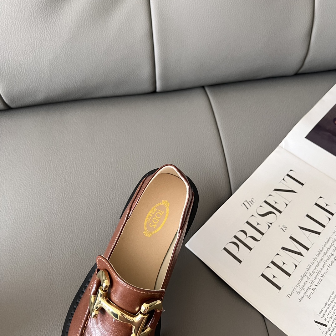 Loafers in Leather