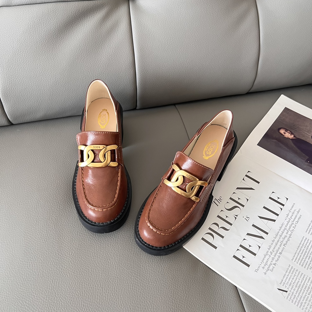 Loafers in Leather