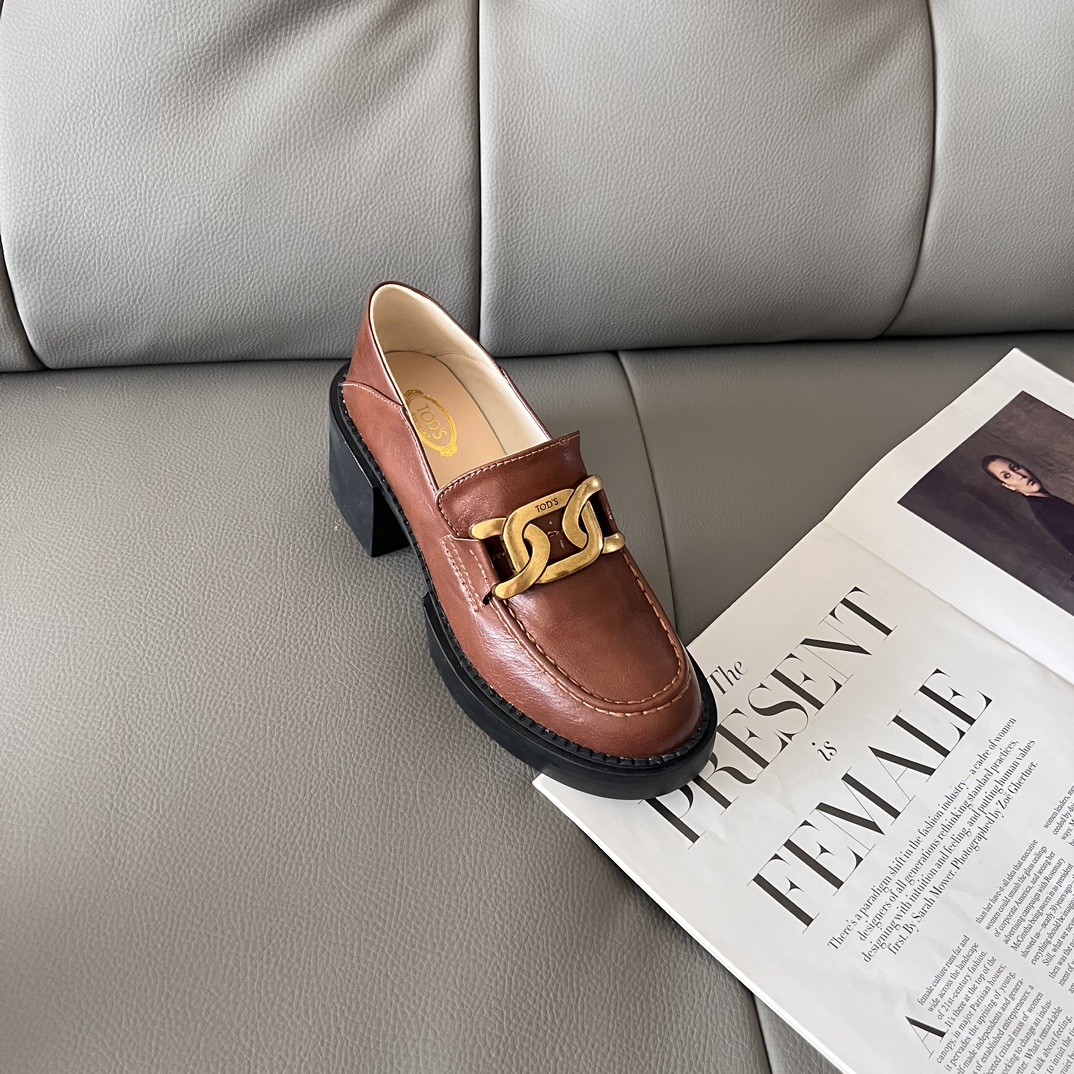 Loafers in Leather