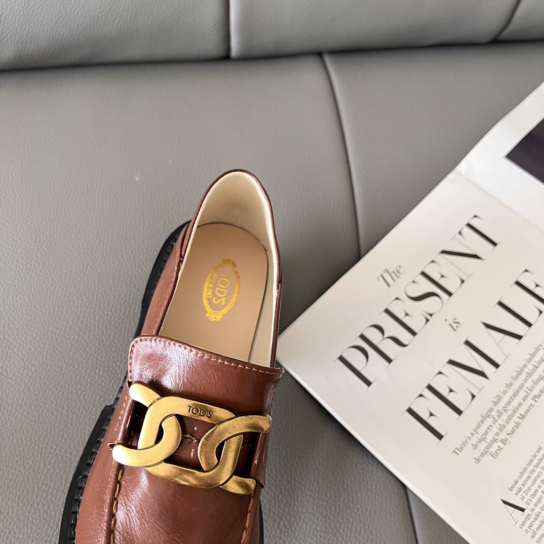 Loafers in Leather