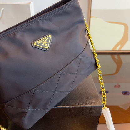 *Re-Edition 1995 Chaîne Re-Nylon tote bag