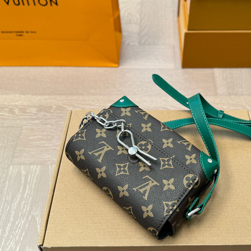 *Steamer Wearable Wallet