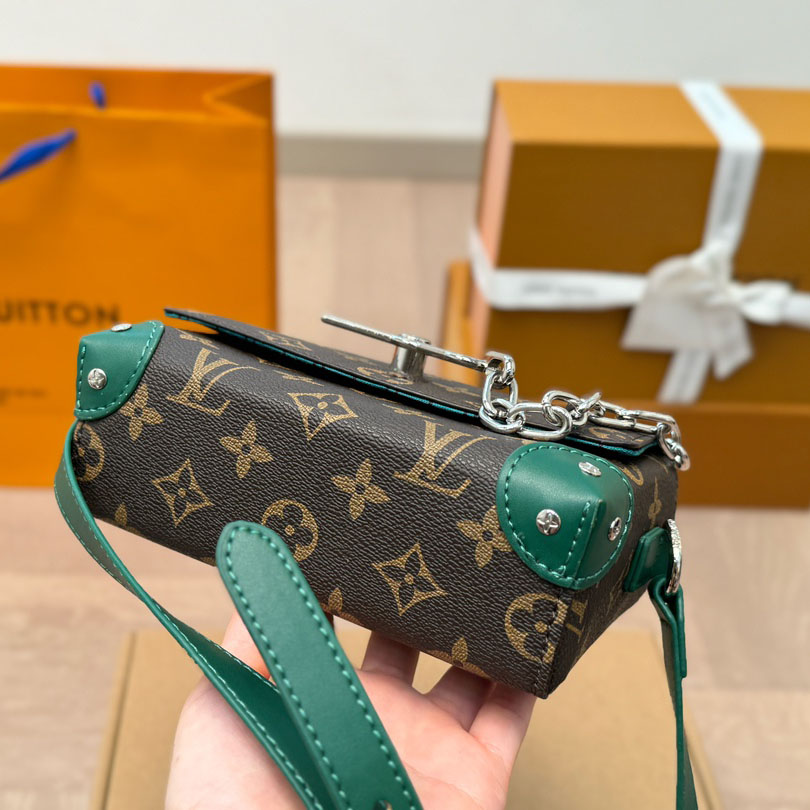 *Steamer Wearable Wallet
