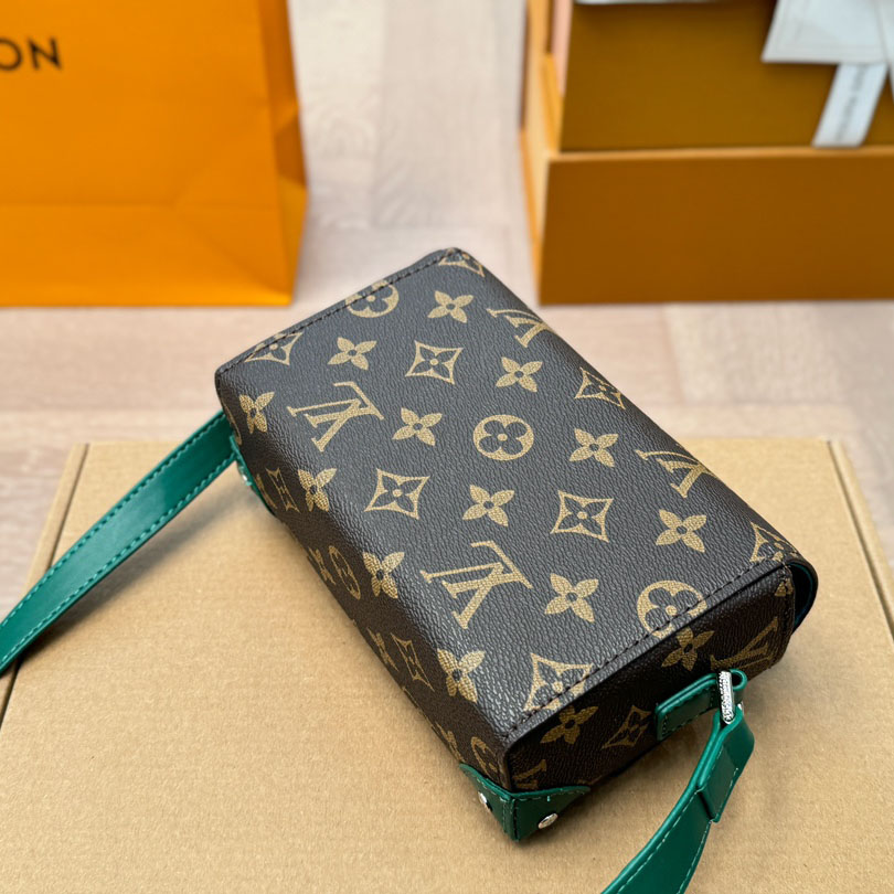 *Steamer Wearable Wallet