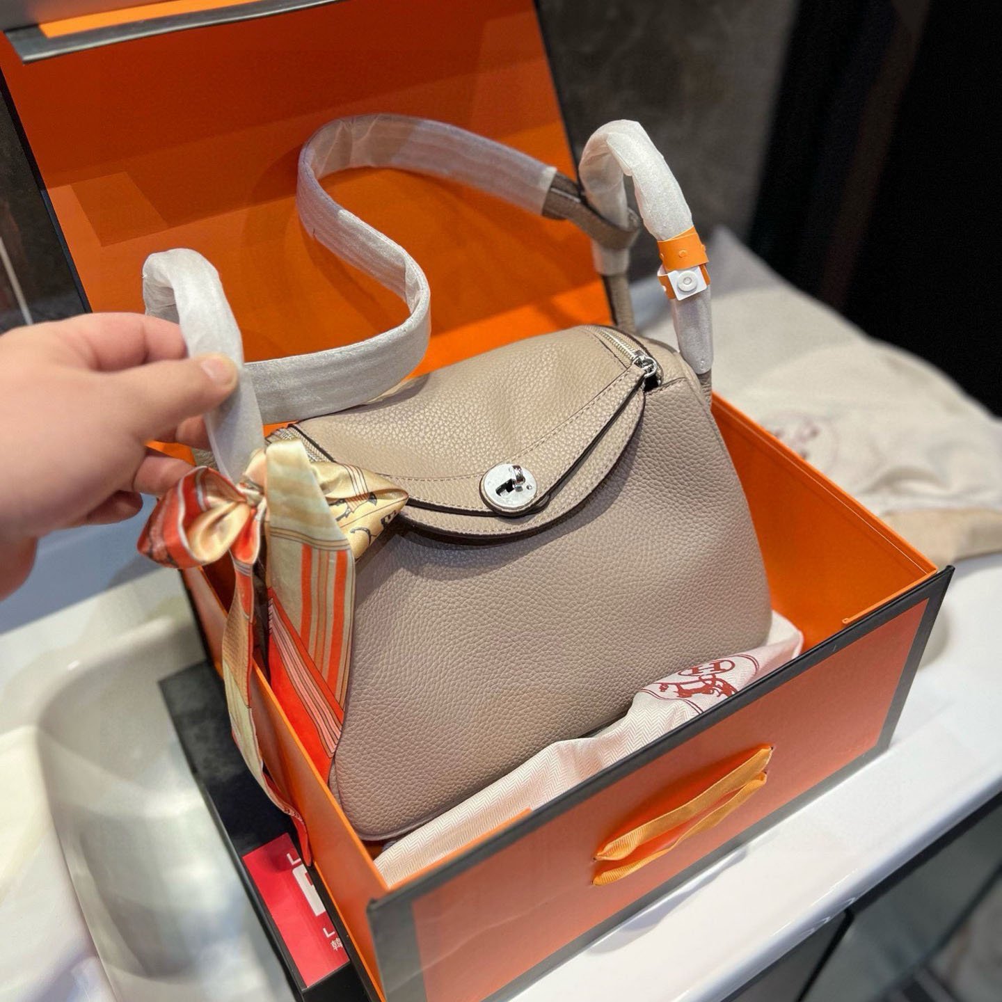 Lindy 26 Bag Coveted Etoupe Clemence Leather Palladium