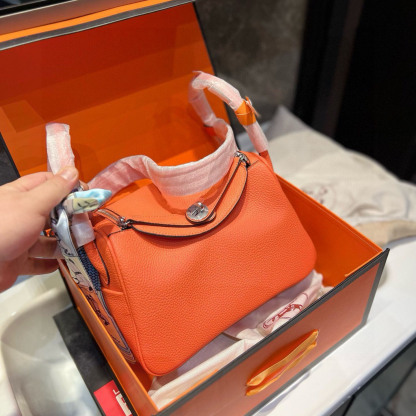 Lindy 26 Bag Coveted Etoupe Clemence Leather Palladium