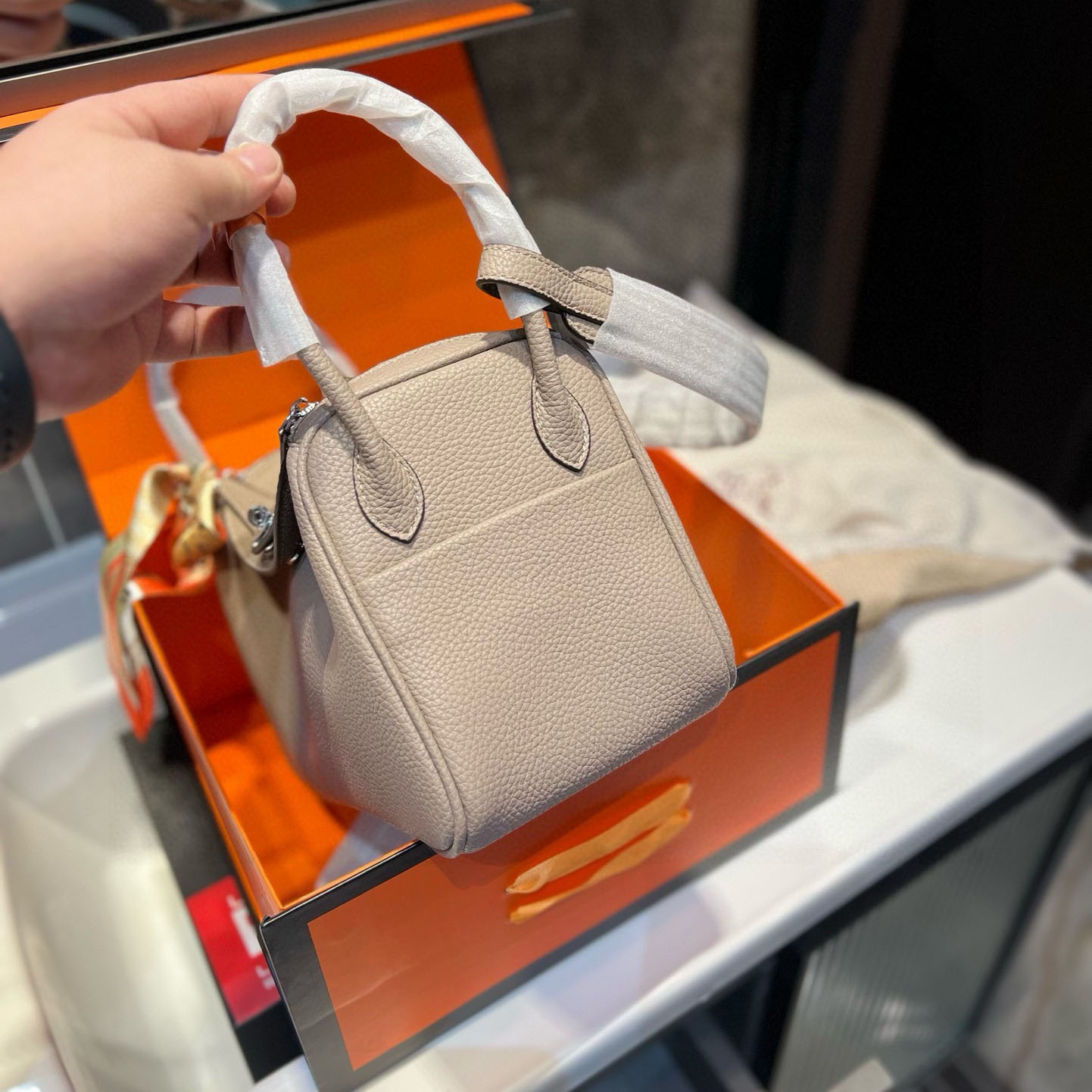 Lindy 26 Bag Coveted Etoupe Clemence Leather Palladium