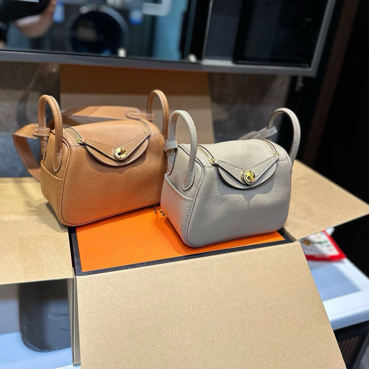 Lindy 26 Bag Coveted Etoupe Clemence Leather Palladium