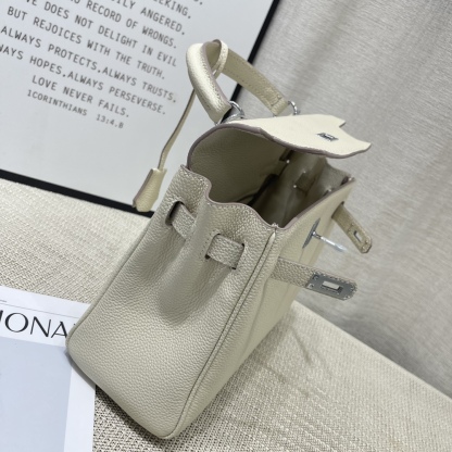 Herthtmes Togo Birkin 20/25 Bottle White Bag