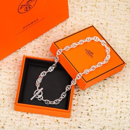 Chaîne d’Ancre Style Necklace – Timeless Strength in Silver