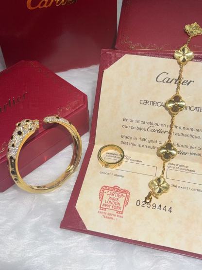 PANTHERE DE CARthtTIER BRACELET + LOVE RING + VINTAGE ALHAMBRA BRACELET, 5 MOTIFS