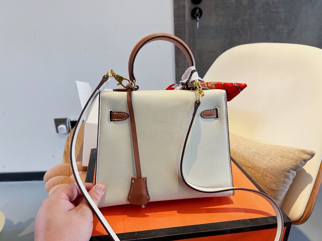 Kelly 20/25 Bag