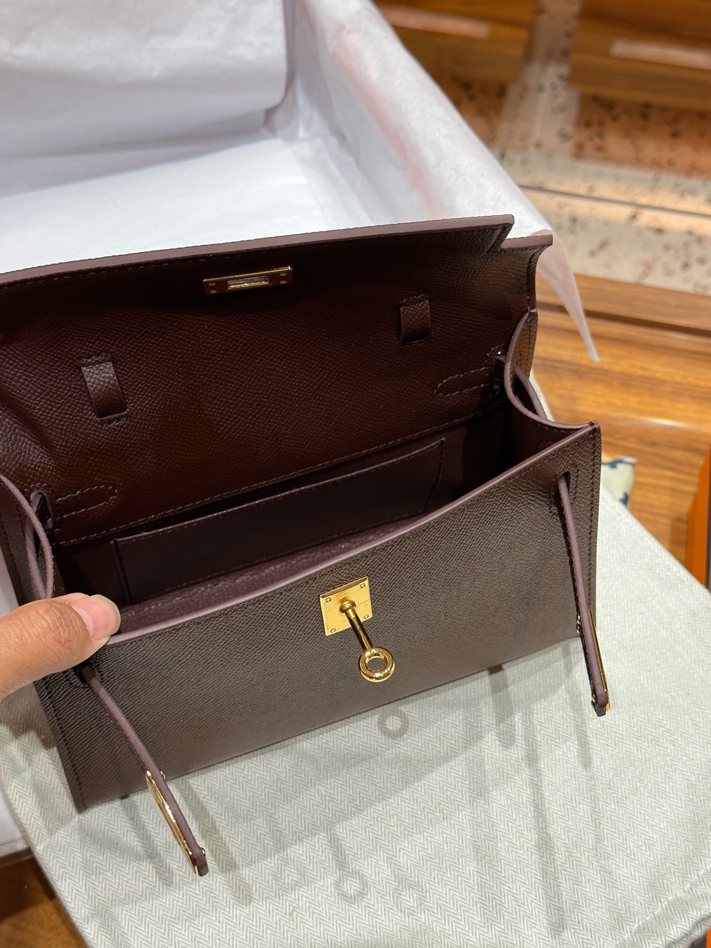 Herthtmes  Epsom Kelly Pochette Clutch