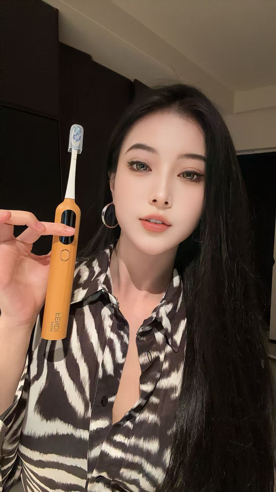 Fe--ndi Electric Toothbrush Gift Set