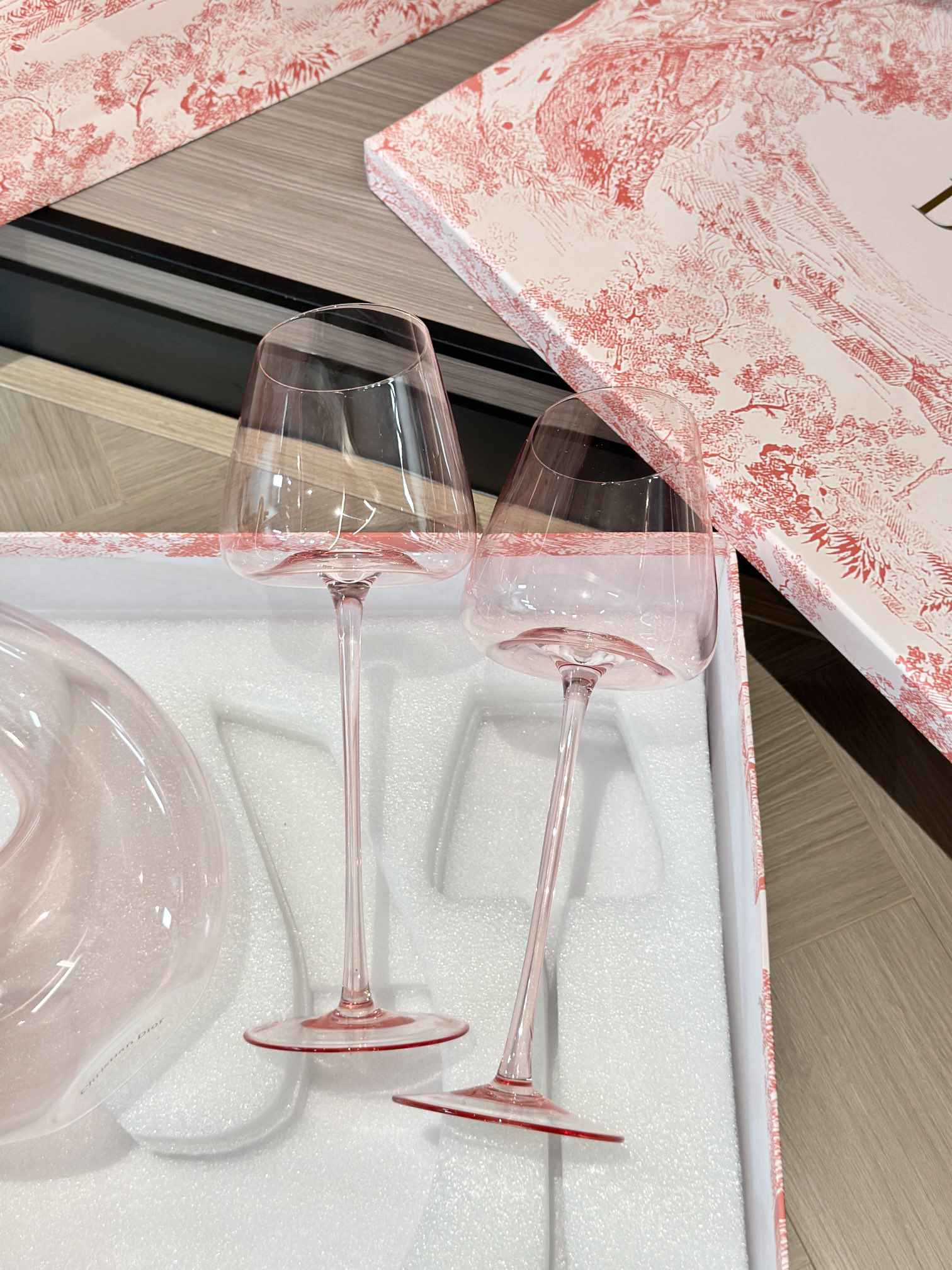 Dithtor premium decanter + 2 wine glasses