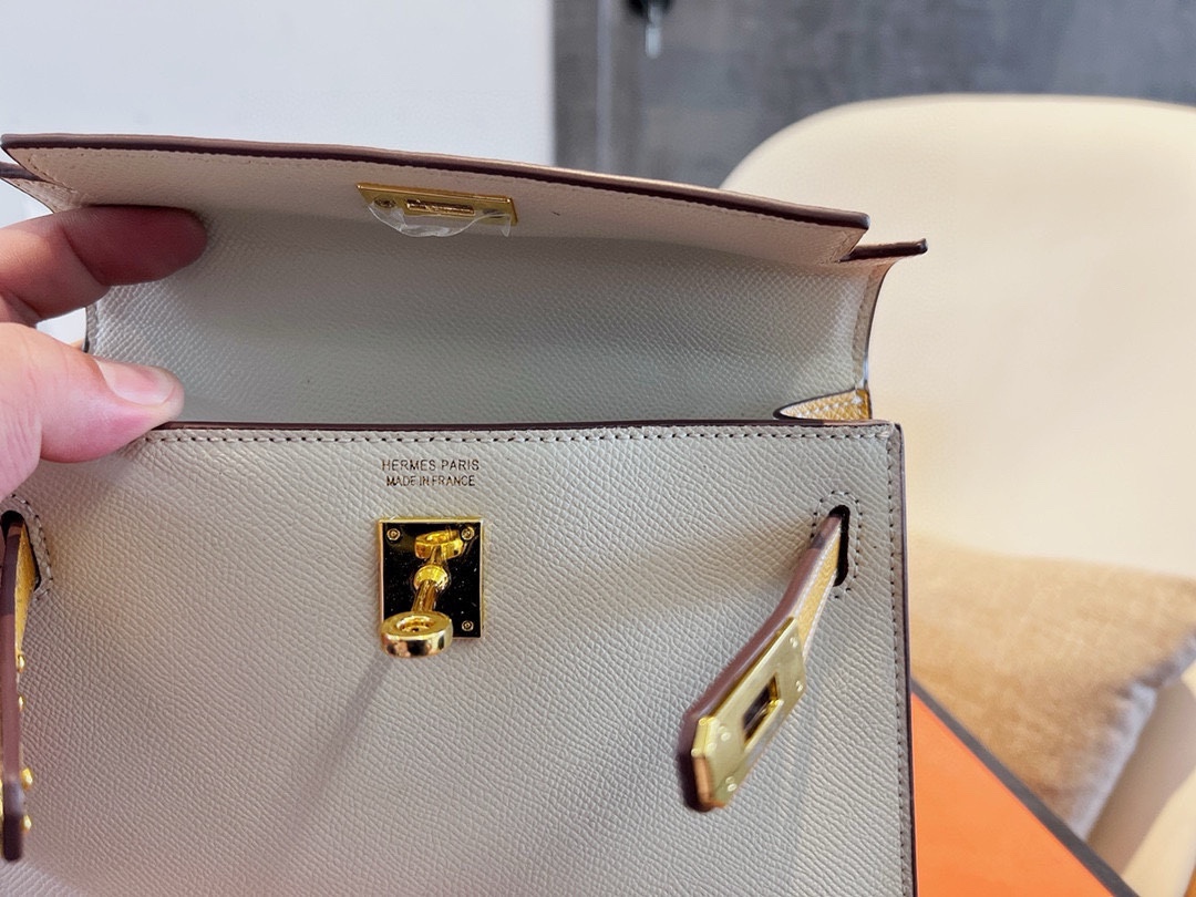 Kelly 20/25 Bag