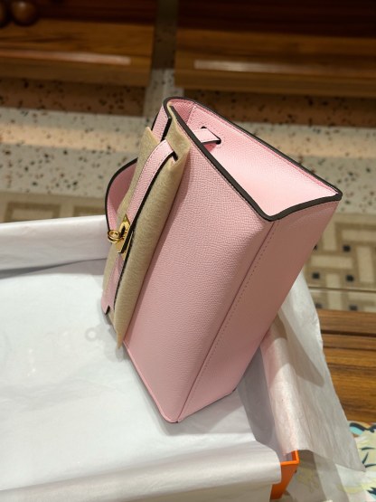 Herthtmes  Epsom Kelly Pochette Clutch
