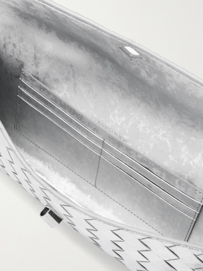 Botht ttega Vethtneta Silver Woven Evening Bag