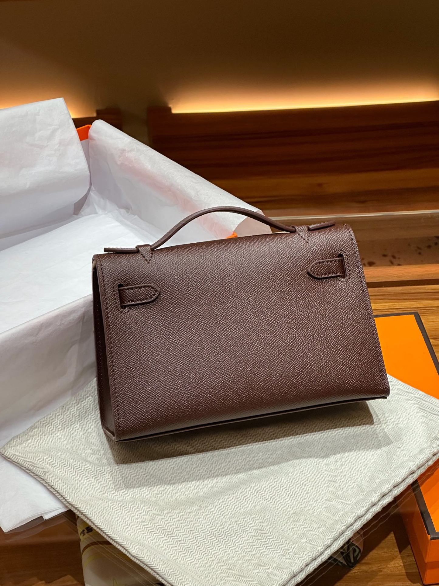 Herthtmes  Epsom Kelly Pochette Clutch