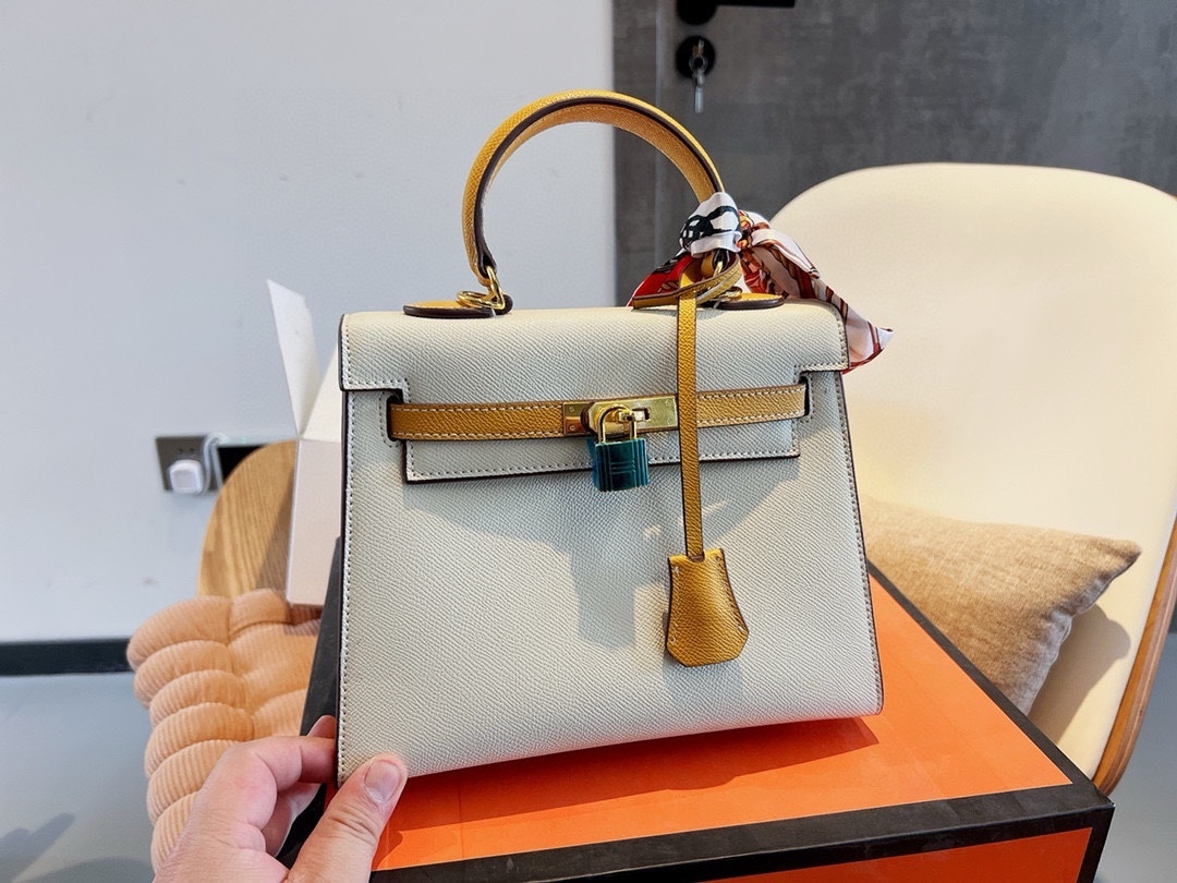 Kelly 20/25 Bag