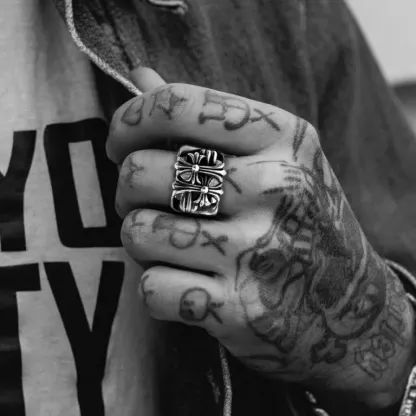 SQUARE CEMETERY RING