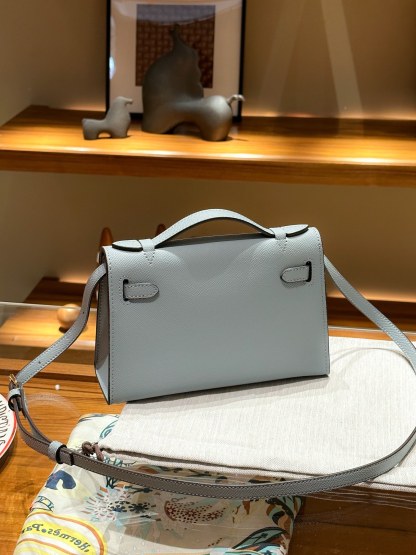 Herthtmes  Epsom Kelly Pochette Clutch