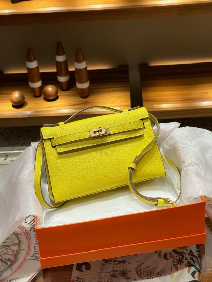 Herthtmes  Epsom Kelly Pochette Clutch