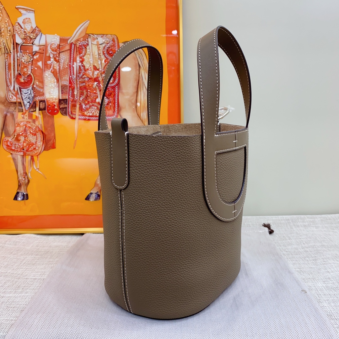 Herthtmes  Taurillon Clemence Swift In-The-Loop 18/22 Bag Etoupe