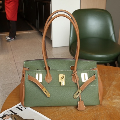 Herthtmes  Taurillon Clemence JPG Birkin  40